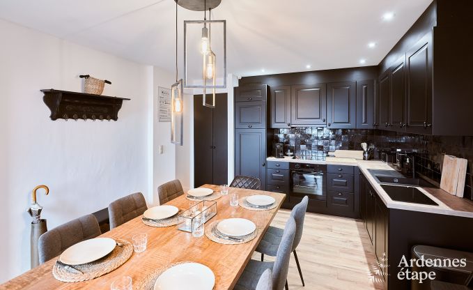 Gezellige vakantiewoning in Rochehaut voor 6-7 personen met jacuzzi, privtuin en nabij wandelroutes