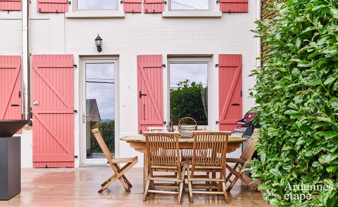 Gezellige vakantiewoning in Rochehaut voor 6-7 personen met jacuzzi, privtuin en nabij wandelroutes