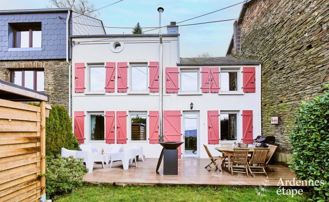 Gezellige vakantiewoning in Rochehaut voor 6-7 personen met jacuzzi, privtuin en nabij wandelroutes