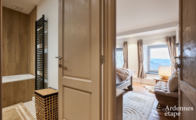 Gezellige vakantiewoning in Rochehaut voor 6-7 personen met jacuzzi, privtuin en nabij wandelroutes