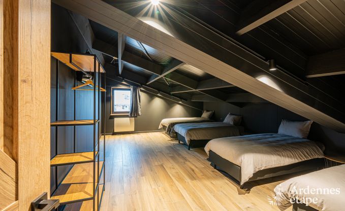 Luxe in Rochehaut: ruime accommodatie voor 14 personen met binnenzwembad en prachtig uitzicht