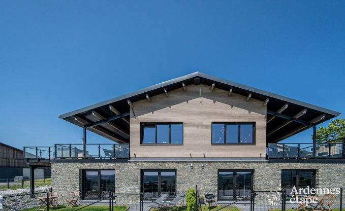 Luxe in Rochehaut: ruime accommodatie voor 14 personen met binnenzwembad en prachtig uitzicht