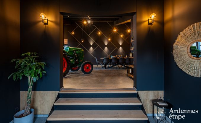 Luxe in Rochehaut: ruime accommodatie voor 14 personen met binnenzwembad en prachtig uitzicht