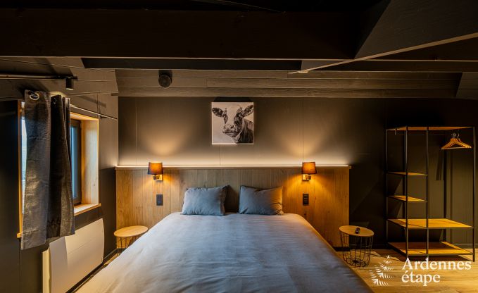 Luxe in Rochehaut: ruime accommodatie voor 14 personen met binnenzwembad en prachtig uitzicht