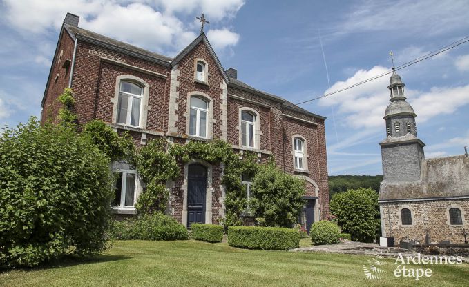Karaktervolle woning voor 6/7 personen met schitterende leefruimtes en tuin in Saint-Hubert