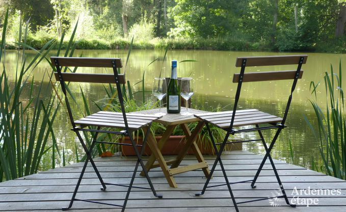 Afgelegen chalet aan vijver in Saint-Hubert, Ardennen
