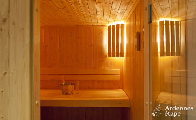 Schitterende groepsaccommodatie met sauna voor 29 personen in Saint-Hubert