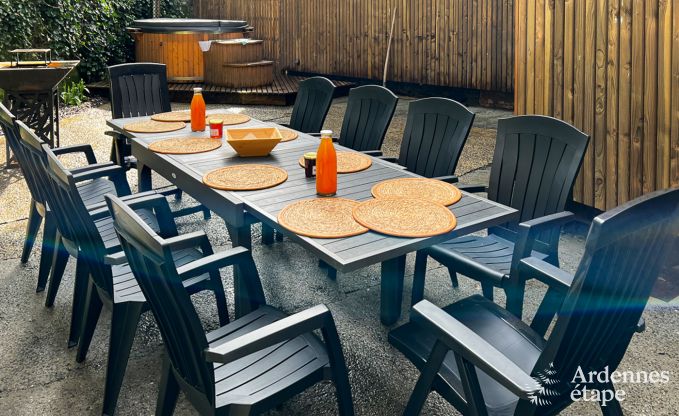 Hondvriendelijk vakantiehuis  met jacuzzi en houtbarbecue voor 9 pers. in Saint-Hubert, Ardennen