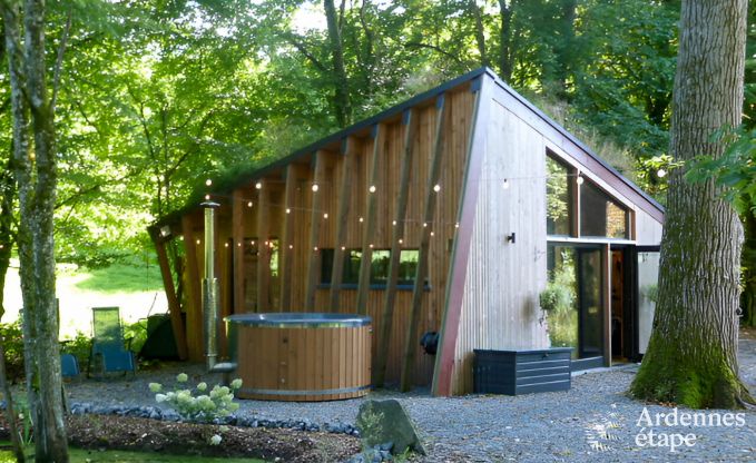 Afgelegen chalet aan vijver in Saint-Hubert, Ardennen