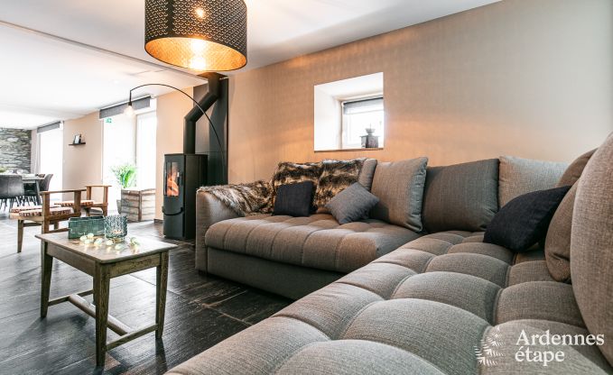 Luxe verblijf in de Ardennen: High-end villa in Sint-Hubert voor 6 personen met zwembad en dichtbij de natuur