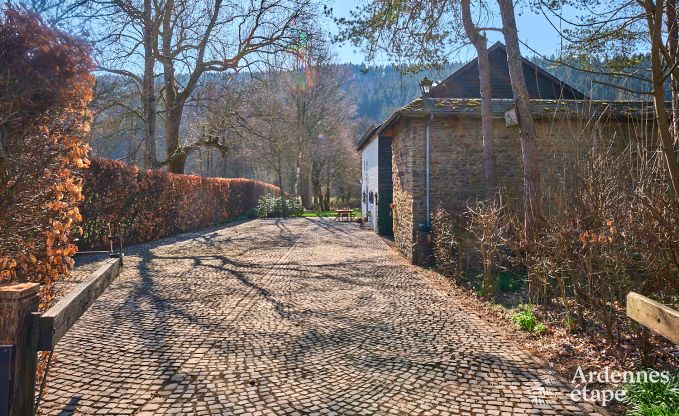 Charmante vakantiewoning in Saint-Vith voor 6 personen met sauna, privtuin en open haard