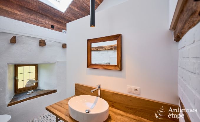 Charmante vakantiewoning in Saint-Vith voor 6 personen met sauna, privtuin en open haard