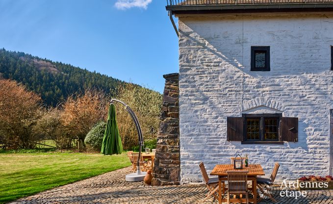 Charmante vakantiewoning in Saint-Vith voor 6 personen met sauna, priv�tuin en open haard