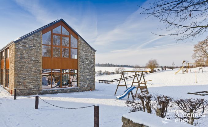 Historisch kasteel in Sainte-Ode voor 46 personen, met zwembad