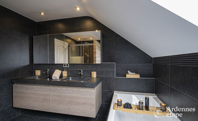 Villa in Sainte-Ode voor 14 personen met zwembad, hottub, sauna, bar en cinema