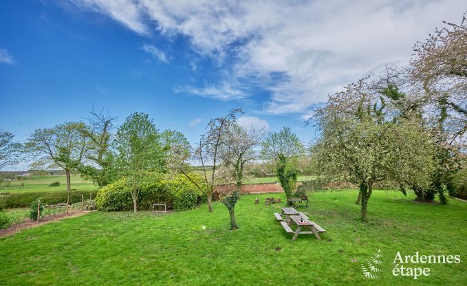 Charmant vakantieverblijf in het bijgebouw van een kasteel  in Sars-la-Bruy�re, Ardennen