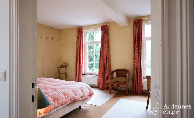 Charmant vakantieverblijf in het bijgebouw van een kasteel  in Sars-la-Bruy�re, Ardennen