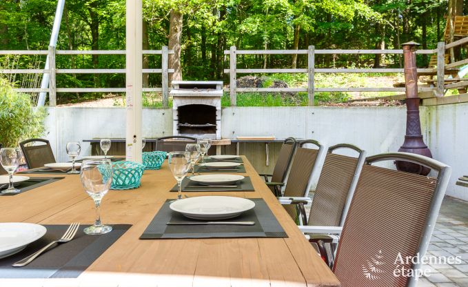 Ruime luxevilla in Spa voor 15 personen met 5 slaapkamers, sauna, buitenzwembad en privtuin