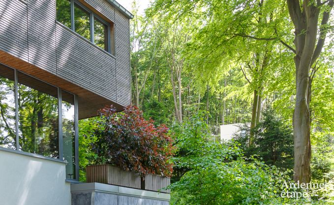 Ruime luxevilla in Spa voor 15 personen met 5 slaapkamers, sauna, buitenzwembad en privtuin