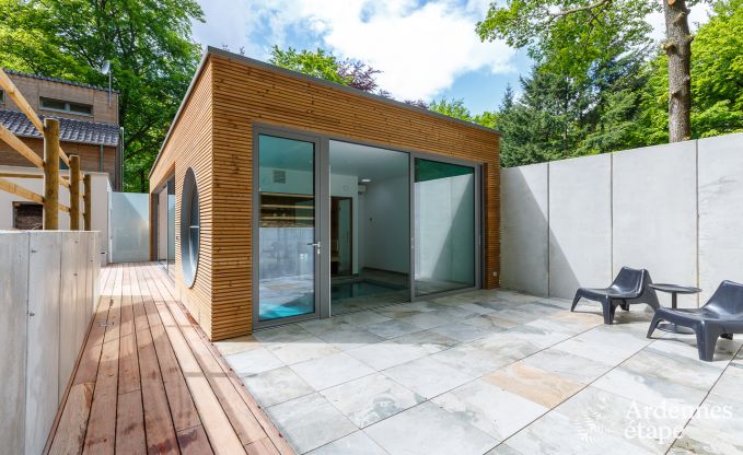 Ruime luxevilla in Spa voor 15 personen met 5 slaapkamers, sauna, buitenzwembad en privtuin