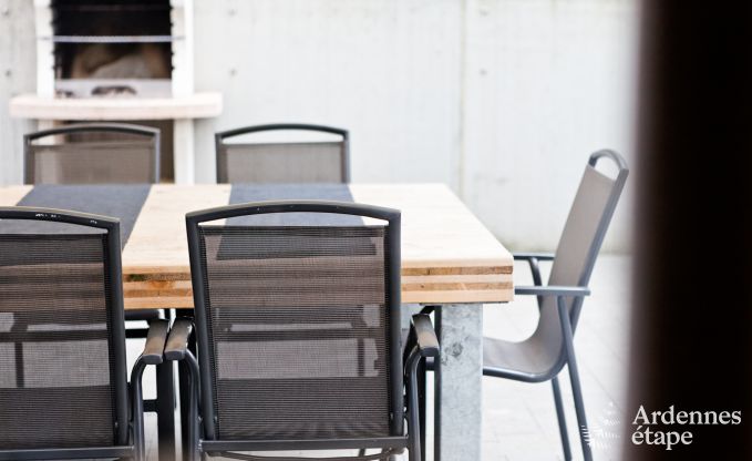 Ruime luxevilla in Spa voor 15 personen met 5 slaapkamers, sauna, buitenzwembad en privtuin