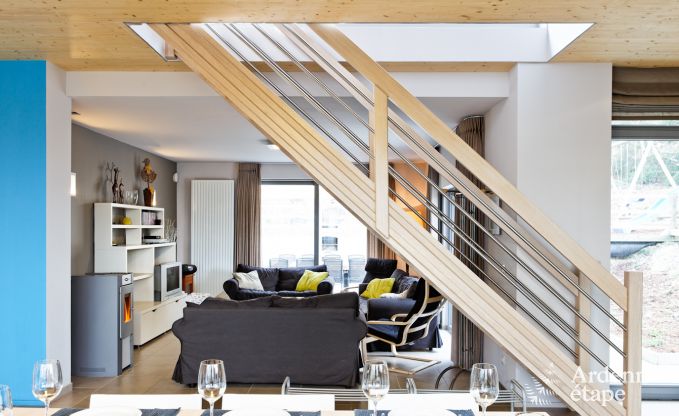 Ruime luxevilla in Spa voor 15 personen met 5 slaapkamers, sauna, buitenzwembad en privtuin