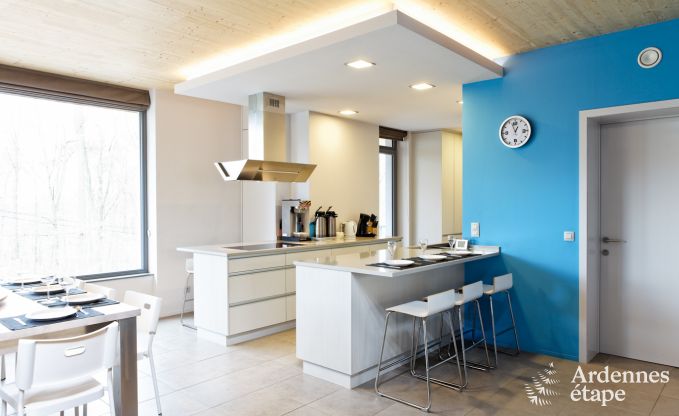 Ruime luxevilla in Spa voor 15 personen met 5 slaapkamers, sauna, buitenzwembad en privtuin