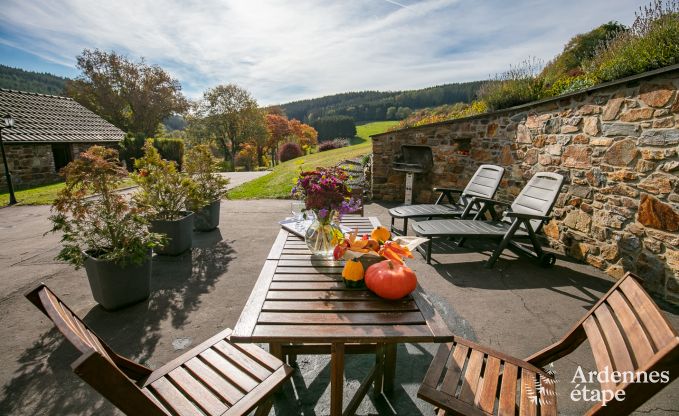 Knus vakantiehuisje met fantastische tuin en schitterend uitzicht in de Ardennen
