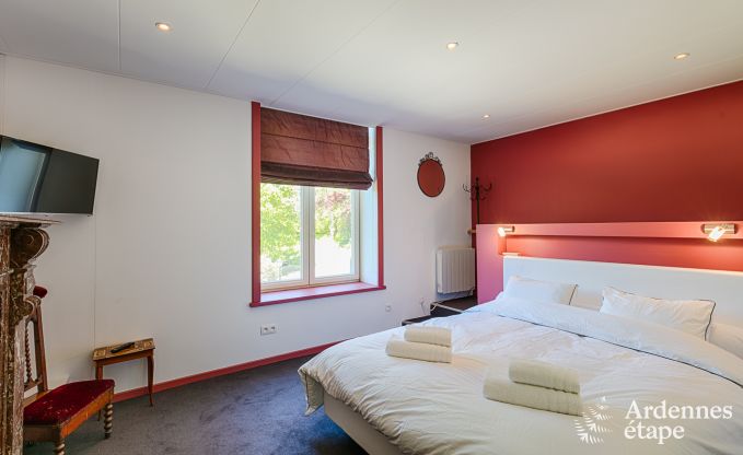 Luxe kasteel in Stavelot voor 8 met zwembad en tuin in de Hoge Venen