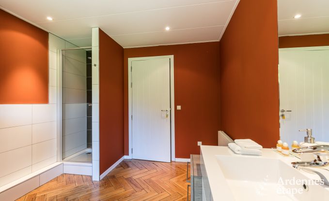 Luxe kasteel in Stavelot voor 8 met zwembad en tuin in de Hoge Venen