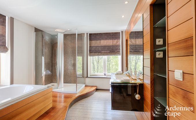 Luxe kasteel in Stavelot voor 8 met zwembad en tuin in de Hoge Venen