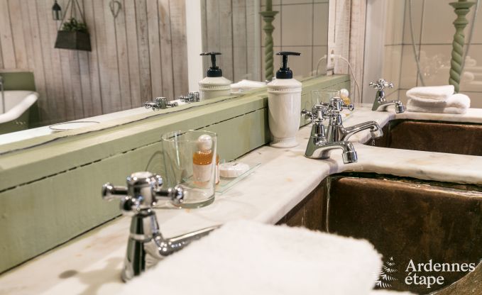 Luxe kasteel in Stavelot voor 8 met zwembad en tuin in de Hoge Venen