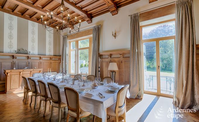 Luxe kasteel in Stavelot voor 8 met zwembad en tuin in de Hoge Venen