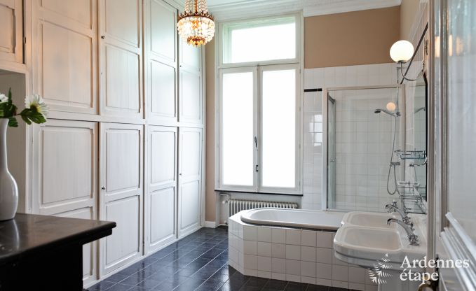 Luxekasteel in de Ardennen voor 28 personen in Stavelot met sauna, jacuzzi en speeltuin