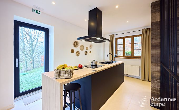 Ruime vakantiewoning voor 8 personen in Stoumont met 4 badkamers, priv�terras, sauna en speelruimte