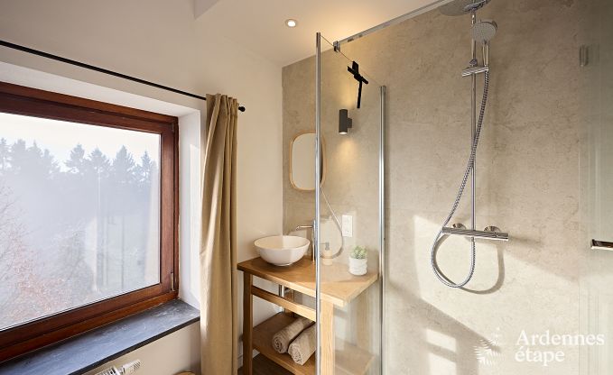 Ruime vakantiewoning voor 8 personen in Stoumont met 4 badkamers, priv�terras, sauna en speelruimte