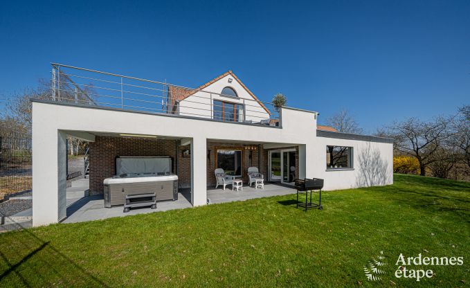 Luxe villa in Theux voor 10 personen met speelzaal, jacuzzi en nabijheid van Spa-Francorchamps