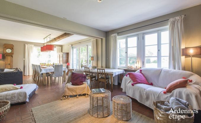 Ruime vakantiewoning voor 9 personen in Tinlot met 4 slaap- en badkamers,  zwembad, privtuin en speelvoorzieningen