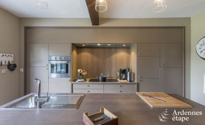 Ruime vakantiewoning voor 9 personen in Tinlot met 4 slaap- en badkamers,  zwembad, privtuin en speelvoorzieningen