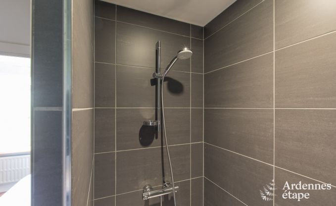 Ruime vakantiewoning voor 9 personen in Tinlot met 4 slaap- en badkamers,  zwembad, privtuin en speelvoorzieningen