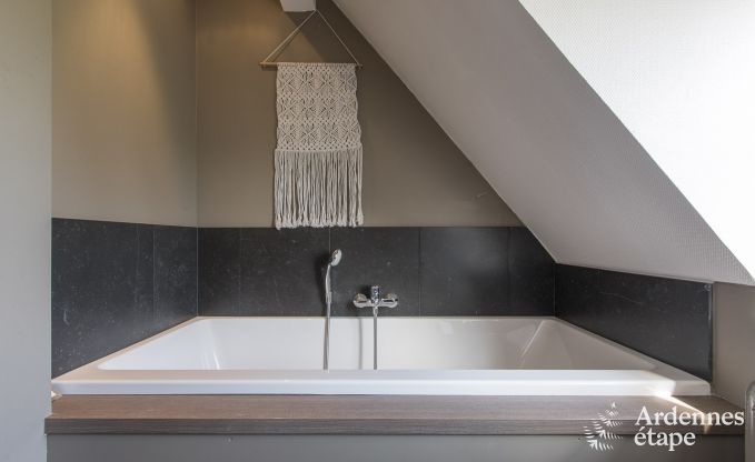 Ruime vakantiewoning voor 9 personen in Tinlot met 4 slaap- en badkamers,  zwembad, privtuin en speelvoorzieningen