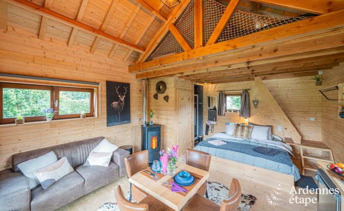 Gezellig vakantiehuis in Trois-Ponts voor 4 personen met sauna, jacuzzi en zwembad dichtbij het bos