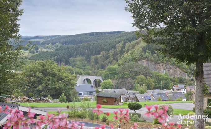 Vakantiehuis met zicht op een mooie vallei te huur in Trois-Ponts
