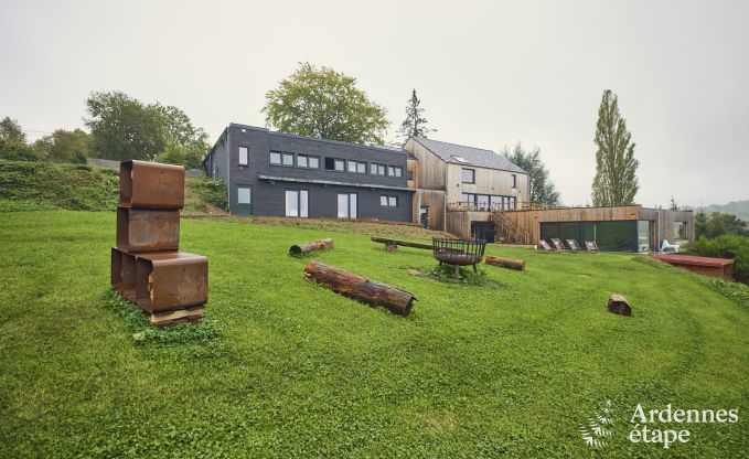Ruime luxe vakantiewoning met binnenzwembad in Trois-Ponts, Ardennen