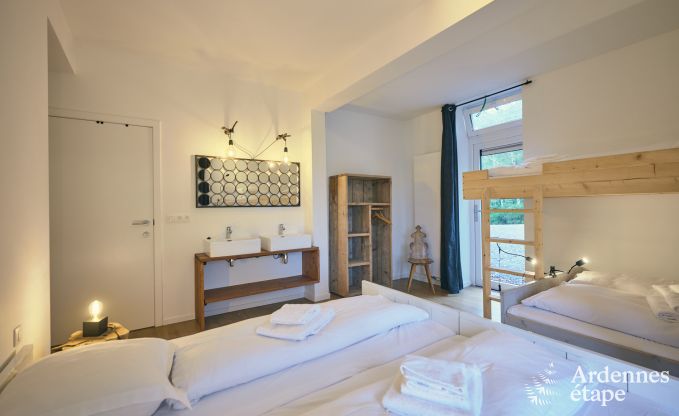 Ruime luxe vakantiewoning met binnenzwembad in Trois-Ponts, Ardennen