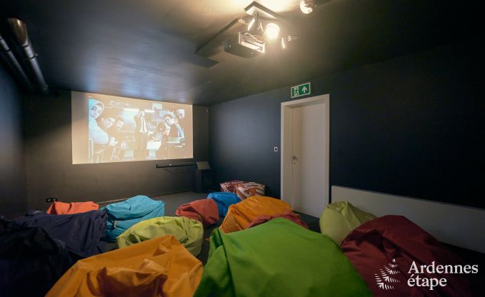 Ruime luxe vakantiewoning met binnenzwembad in Trois-Ponts, Ardennen