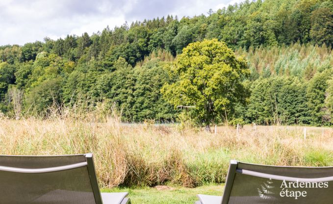 Gezellig vakantiehuis in Trois-Ponts voor 4 personen met sauna, jacuzzi en zwembad dichtbij het bos