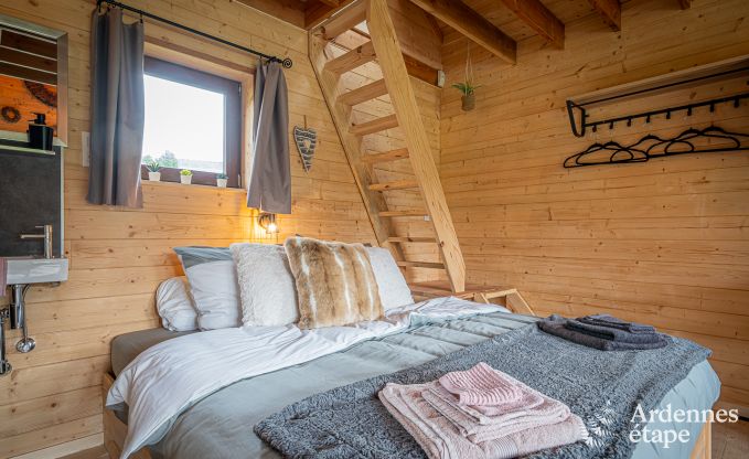 Gezellig vakantiehuis in Trois-Ponts voor 4 personen met sauna, jacuzzi en zwembad dichtbij het bos