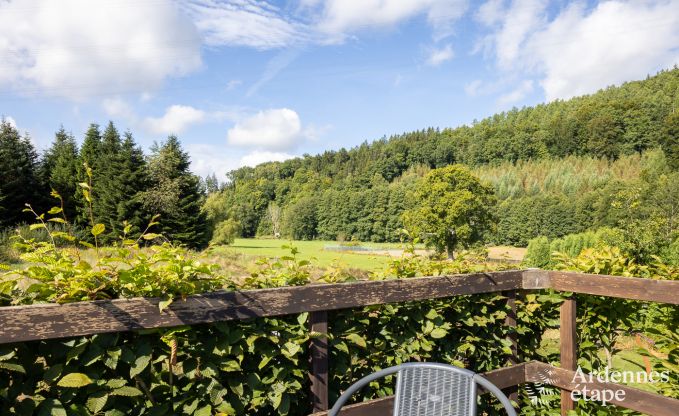 Gezellig vakantiehuis in Trois-Ponts voor 4 personen met sauna, jacuzzi en zwembad dichtbij het bos