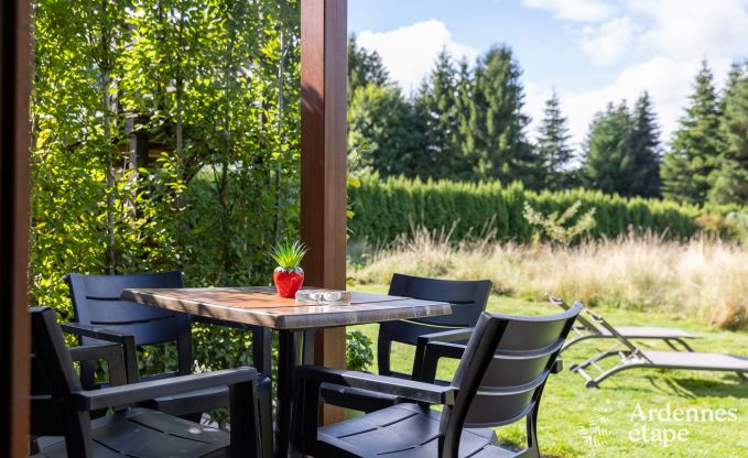 Gezellig vakantiehuis in Trois-Ponts voor 4 personen met sauna, jacuzzi en zwembad dichtbij het bos